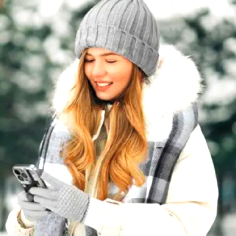 NEW Plaid Knit Blanket Scarf, Touchscreen Gloves & Pom Beanie Set - Picture 2 of 3